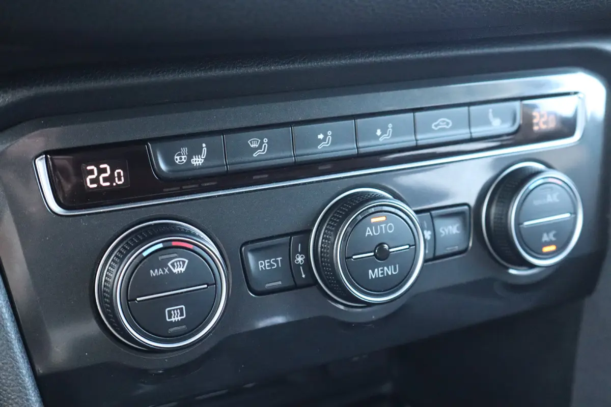 2.0 TSI 4Motion Highline 180PK TREKHAAK | Apple Carplay/Android Auto|telefoonintegratie premium | Cruise control adaptief | Elektrisch verstelbare stoel(en) met geheugen