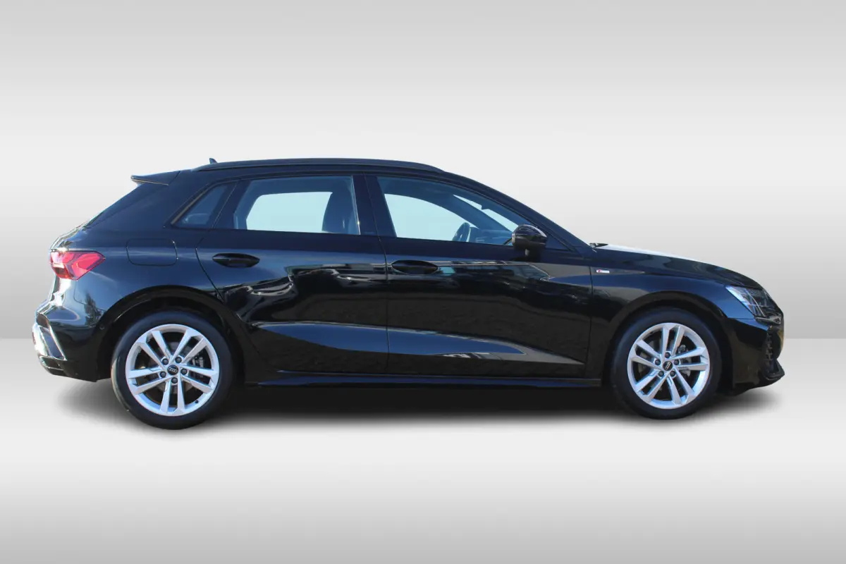 35 TFSI S edition l S-Line l Stoelverwarming l Adaptieve Cruise Control l PDC l Lane Assist l Clima l Navi l  DAB
