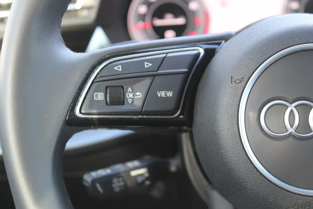 35 TFSI S edition l S-Line l Stoelverwarming l Adaptieve Cruise Control l PDC l Lane Assist l Clima l Navi l  DAB