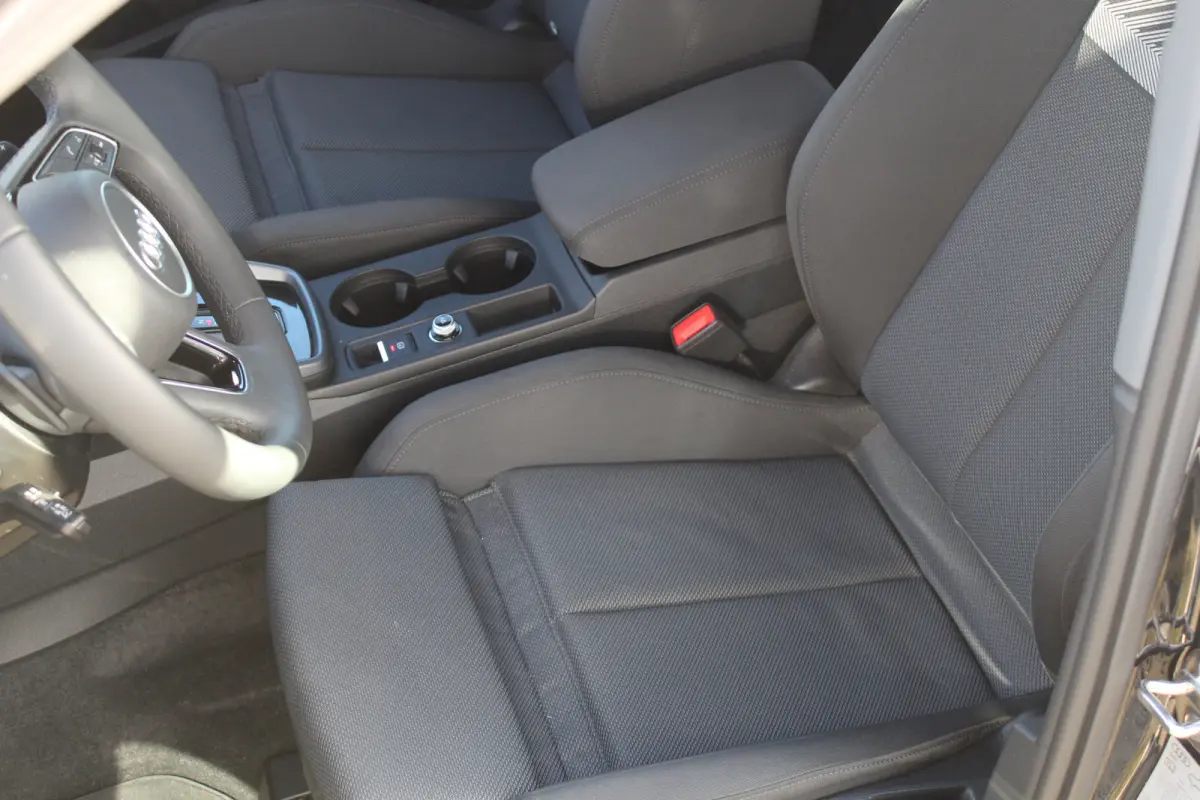 35 TFSI S edition l S-Line l Stoelverwarming l Adaptieve Cruise Control l PDC l Lane Assist l Clima l Navi l  DAB