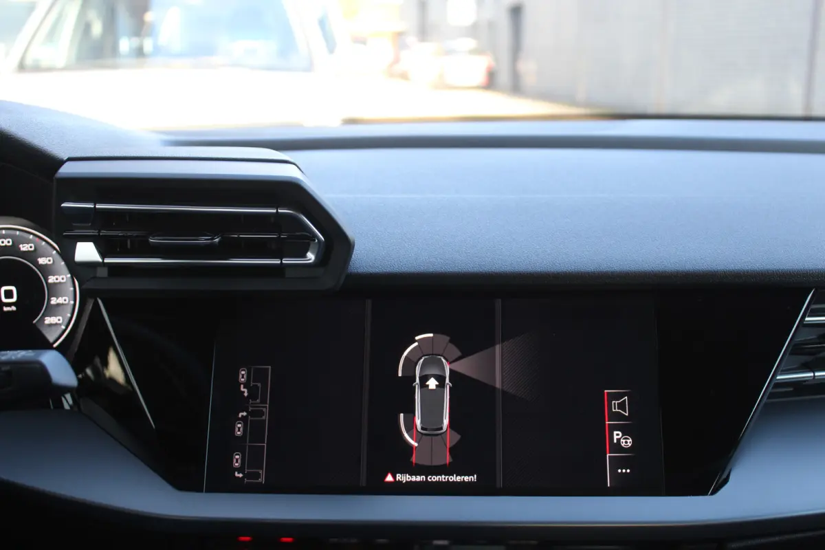 35 TFSI S edition l S-Line l Stoelverwarming l Adaptieve Cruise Control l PDC l Lane Assist l Clima l Navi l  DAB