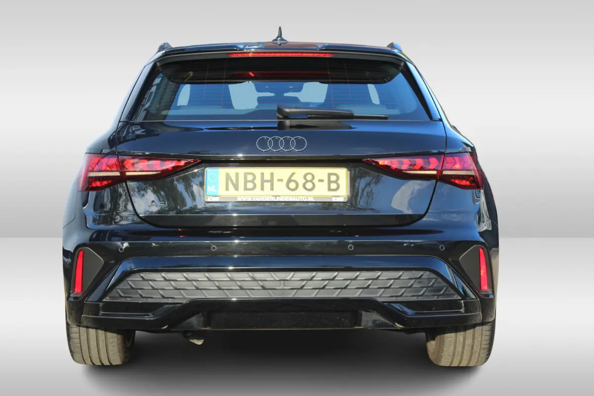 35 TFSI S edition l S-Line l Stoelverwarming l Adaptieve Cruise Control l PDC l Lane Assist l Clima l Navi l  DAB