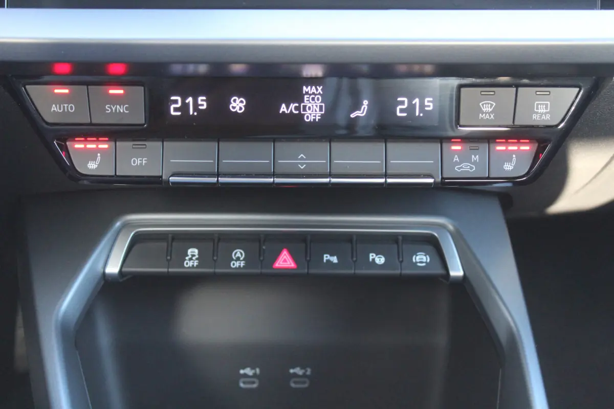 35 TFSI S edition l S-Line l Stoelverwarming l Adaptieve Cruise Control l PDC l Lane Assist l Clima l Navi l  DAB