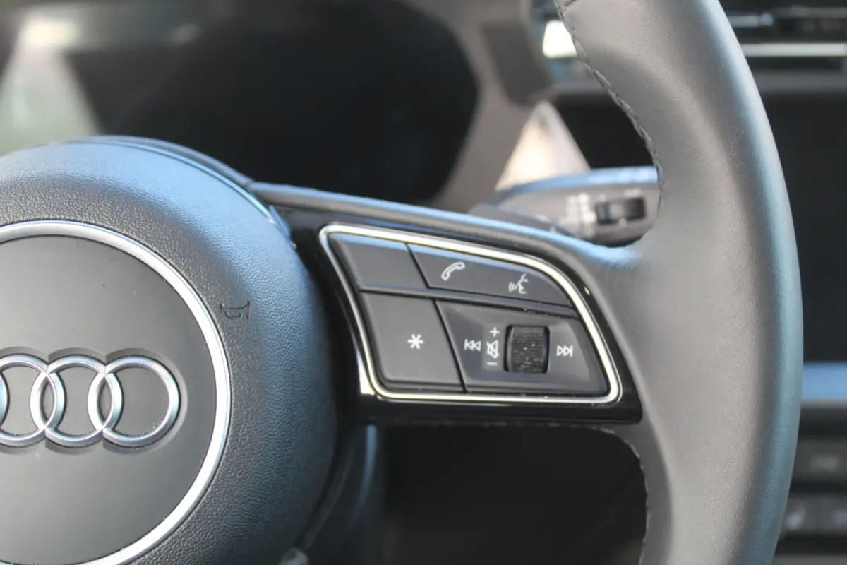 35 TFSI S edition l S-Line l Stoelverwarming l Adaptieve Cruise Control l PDC l Lane Assist l Clima l Navi l  DAB