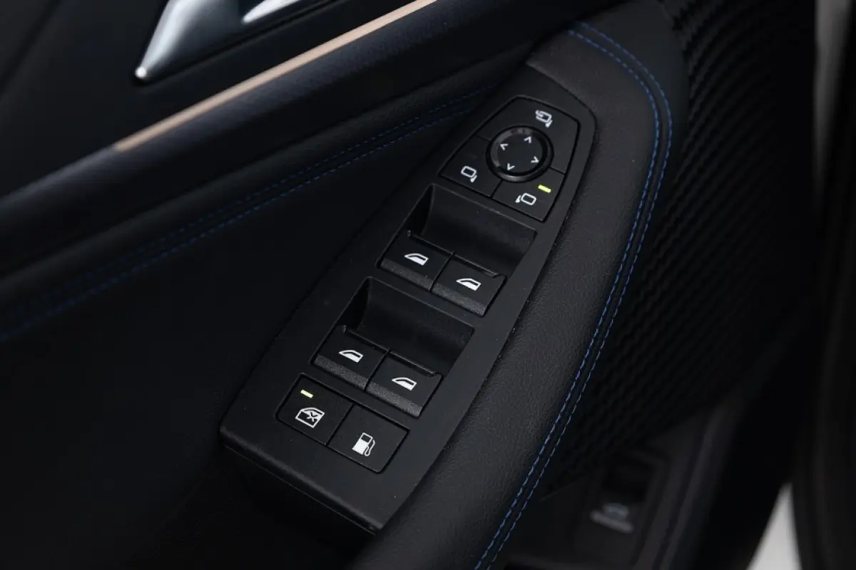 225 xDrive M Sport | Keyless | Half LEDER | CAMERA | PHEV !