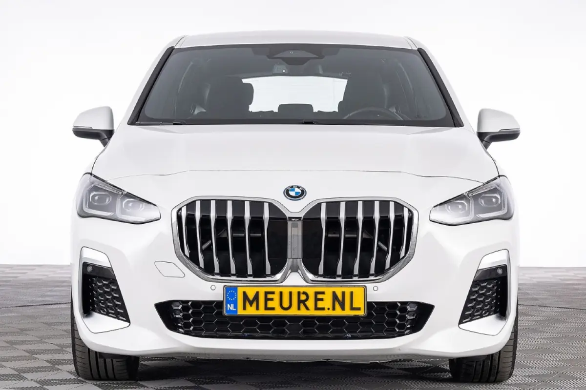 225 xDrive M Sport | Keyless | Half LEDER | CAMERA | PHEV !