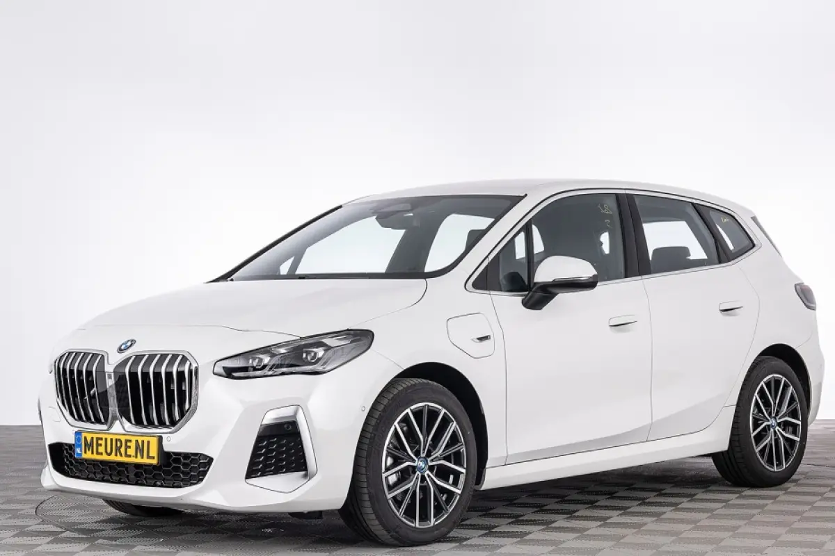 225 xDrive M Sport | Keyless | Half LEDER | CAMERA | PHEV !