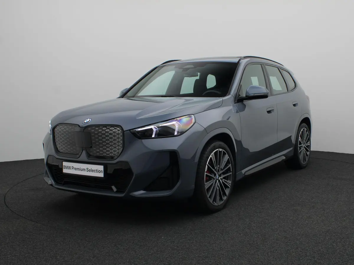 eDrive20 M Sport Edition | M Sportpakket Pro| Premium Pack | Panoramadak | Parking Assistant | 20''