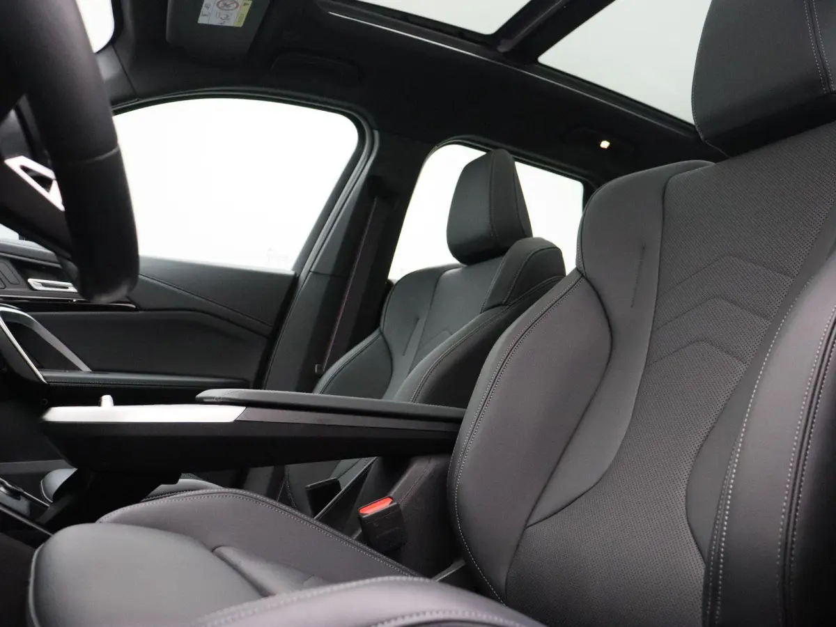eDrive20 M Sport Edition | M Sportpakket Pro| Premium Pack | Panoramadak | Parking Assistant | 20''
