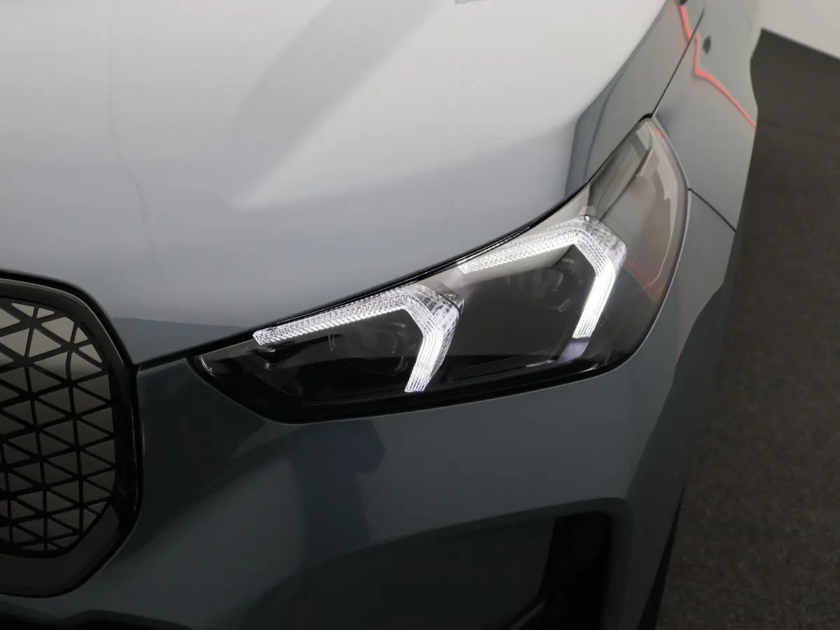 eDrive20 M Sport Edition | M Sportpakket Pro| Premium Pack | Panoramadak | Parking Assistant | 20''