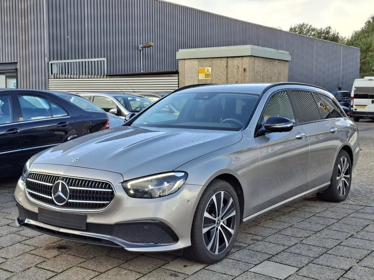 E 300e PHEV/SOH 94.3%/Burmester/Luchtvering/ParkAssist/Dodehoekdetectie/360Camera/Keyless/Trekhaak Wegklapbaar