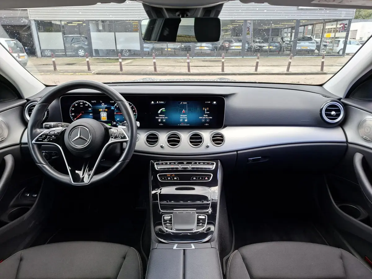E 300e PHEV/SOH 94.3%/Burmester/Luchtvering/ParkAssist/Dodehoekdetectie/360Camera/Keyless/Trekhaak Wegklapbaar