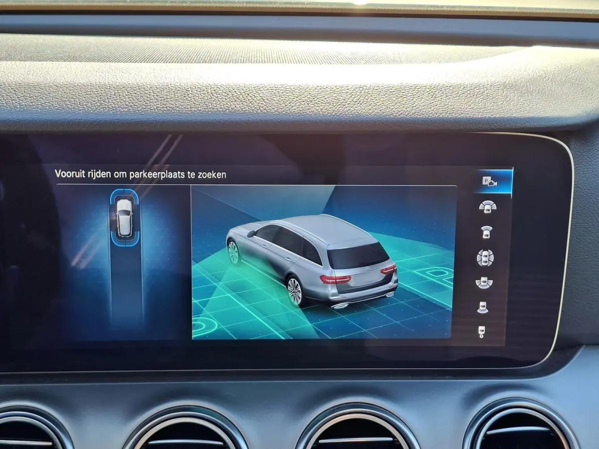 E 300e PHEV/SOH 94.3%/Burmester/Luchtvering/ParkAssist/Dodehoekdetectie/360Camera/Keyless/Trekhaak Wegklapbaar
