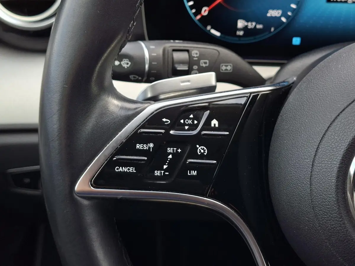 E 300e PHEV/SOH 94.3%/Burmester/Luchtvering/ParkAssist/Dodehoekdetectie/360Camera/Keyless/Trekhaak Wegklapbaar