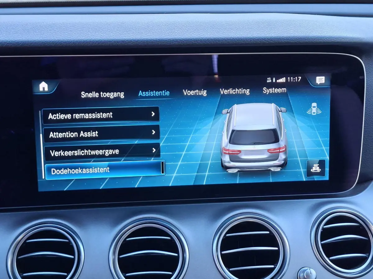 E 300e PHEV/SOH 94.3%/Burmester/Luchtvering/ParkAssist/Dodehoekdetectie/360Camera/Keyless/Trekhaak Wegklapbaar