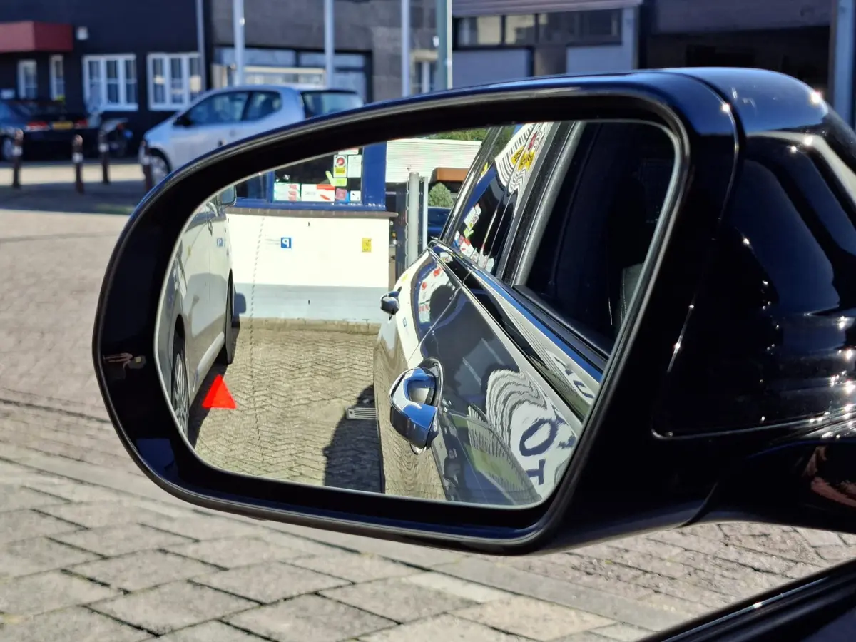 E 300e PHEV/SOH 94.3%/Burmester/Luchtvering/ParkAssist/Dodehoekdetectie/360Camera/Keyless/Trekhaak Wegklapbaar