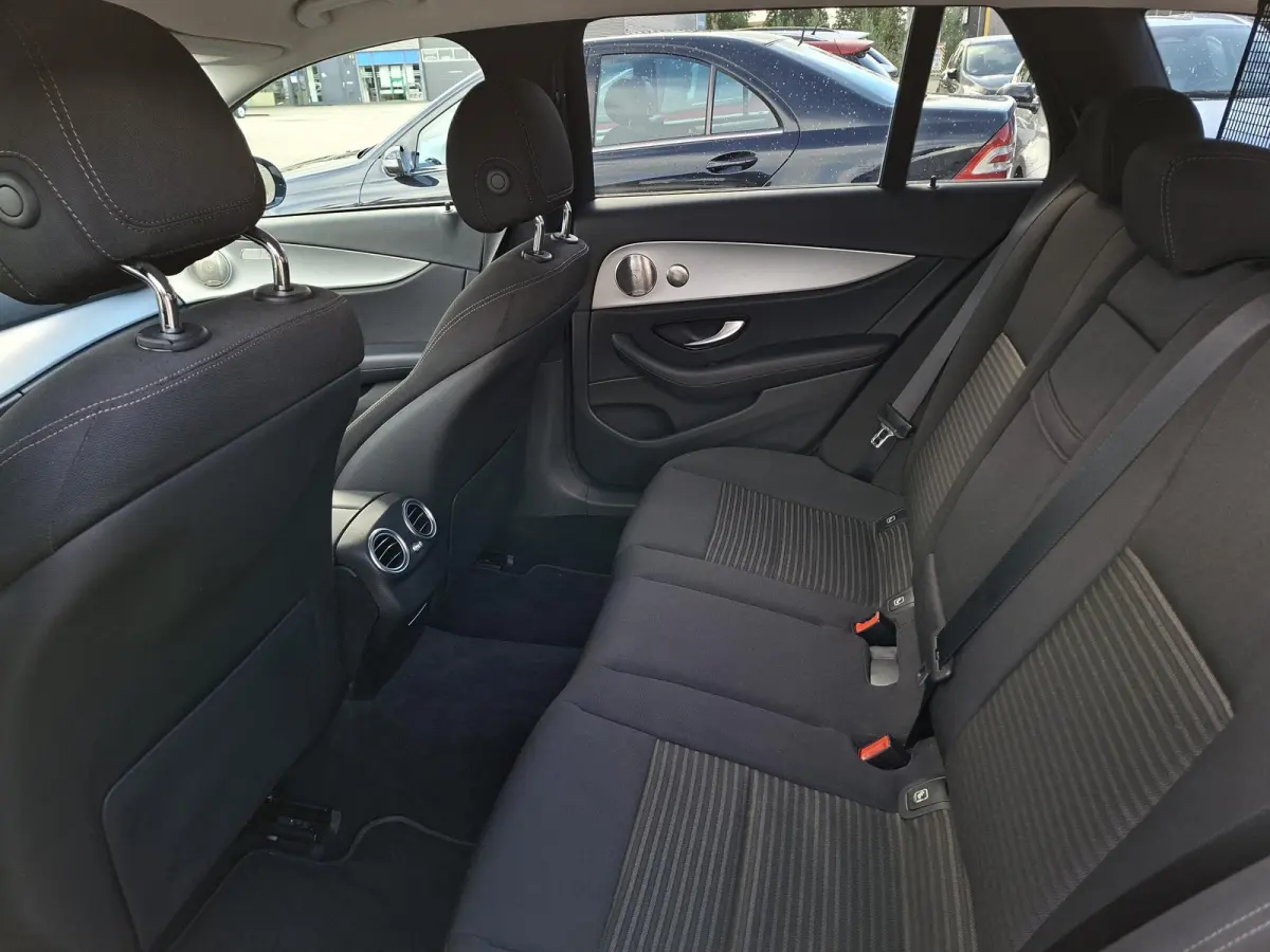 E 300e PHEV/SOH 94.3%/Burmester/Luchtvering/ParkAssist/Dodehoekdetectie/360Camera/Keyless/Trekhaak Wegklapbaar