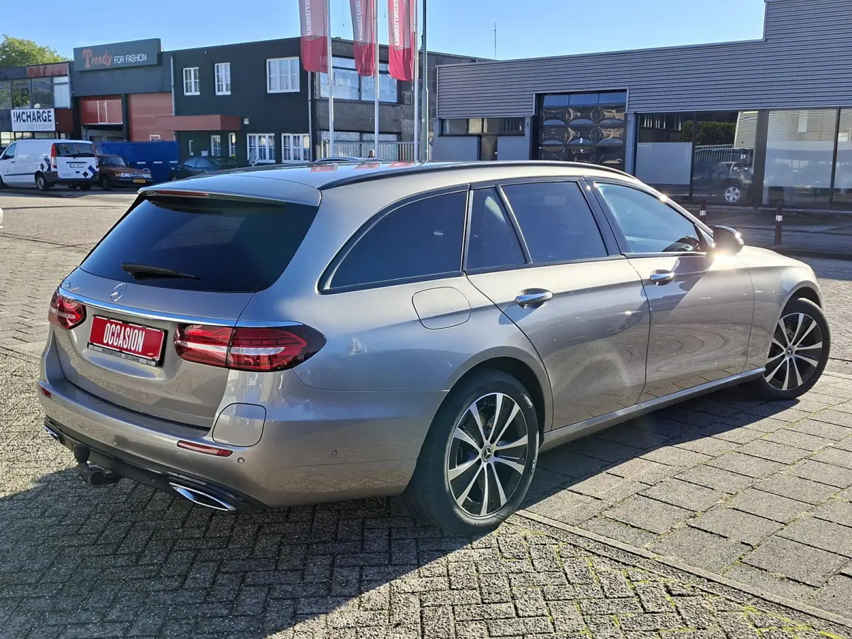 E 300e PHEV/SOH 94.3%/Burmester/Luchtvering/ParkAssist/Dodehoekdetectie/360Camera/Keyless/Trekhaak Wegklapbaar