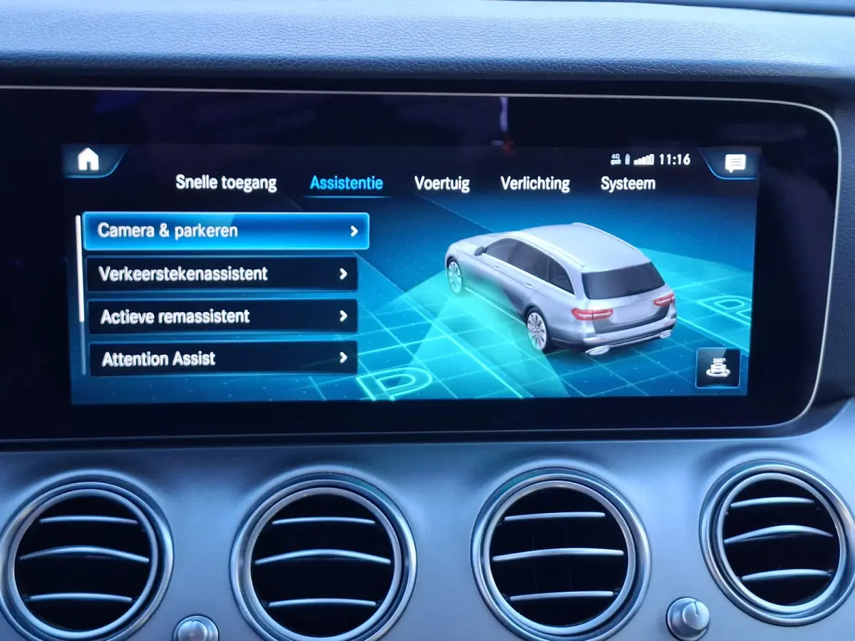 E 300e PHEV/SOH 94.3%/Burmester/Luchtvering/ParkAssist/Dodehoekdetectie/360Camera/Keyless/Trekhaak Wegklapbaar
