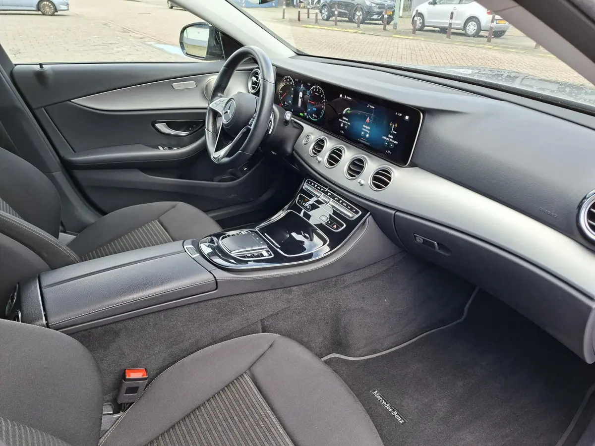 E 300e PHEV/SOH 94.3%/Burmester/Luchtvering/ParkAssist/Dodehoekdetectie/360Camera/Keyless/Trekhaak Wegklapbaar