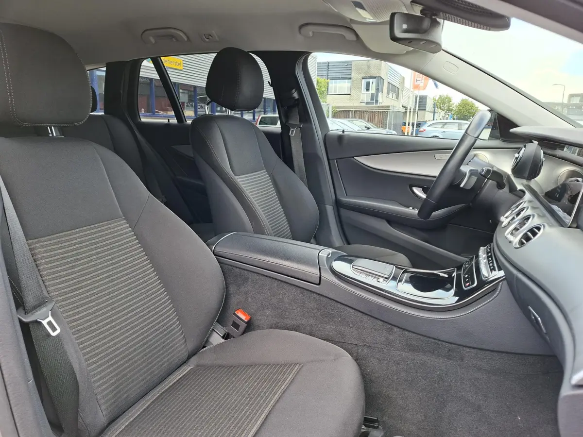 E 300e PHEV/SOH 94.3%/Burmester/Luchtvering/ParkAssist/Dodehoekdetectie/360Camera/Keyless/Trekhaak Wegklapbaar
