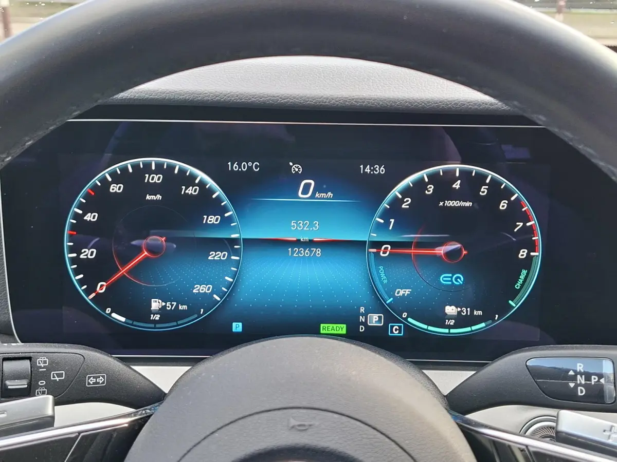 E 300e PHEV/SOH 94.3%/Burmester/Luchtvering/ParkAssist/Dodehoekdetectie/360Camera/Keyless/Trekhaak Wegklapbaar