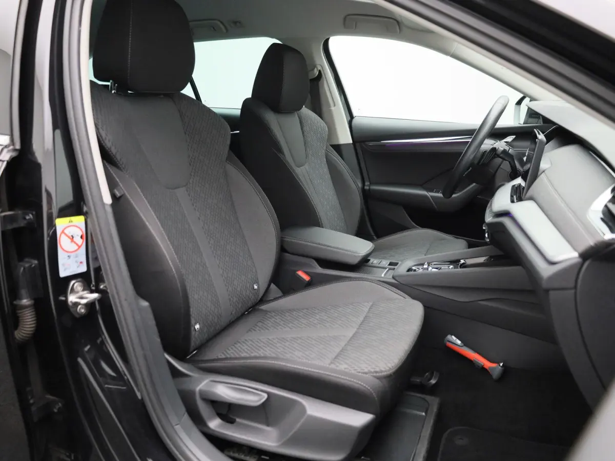 1.5 e-TSI Business Edition Plus | Trekhaak | Achteruitrijcamera | Head-up display | Elektrische stoelen | Carplay |