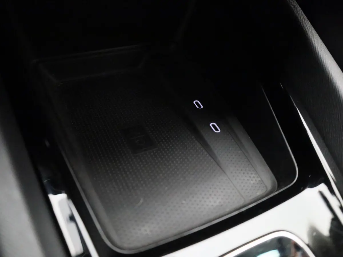 1.5 e-TSI Business Edition Plus | Trekhaak | Achteruitrijcamera | Head-up display | Elektrische stoelen | Carplay |