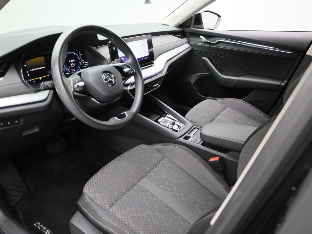 1.5 e-TSI Business Edition Plus | Trekhaak | Achteruitrijcamera | Head-up display | Elektrische stoelen | Carplay |