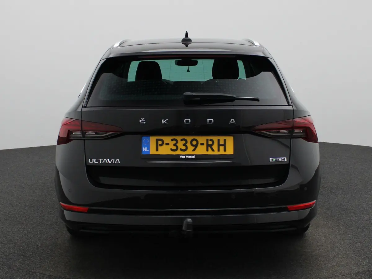 1.5 e-TSI Business Edition Plus | Trekhaak | Achteruitrijcamera | Head-up display | Elektrische stoelen | Carplay |