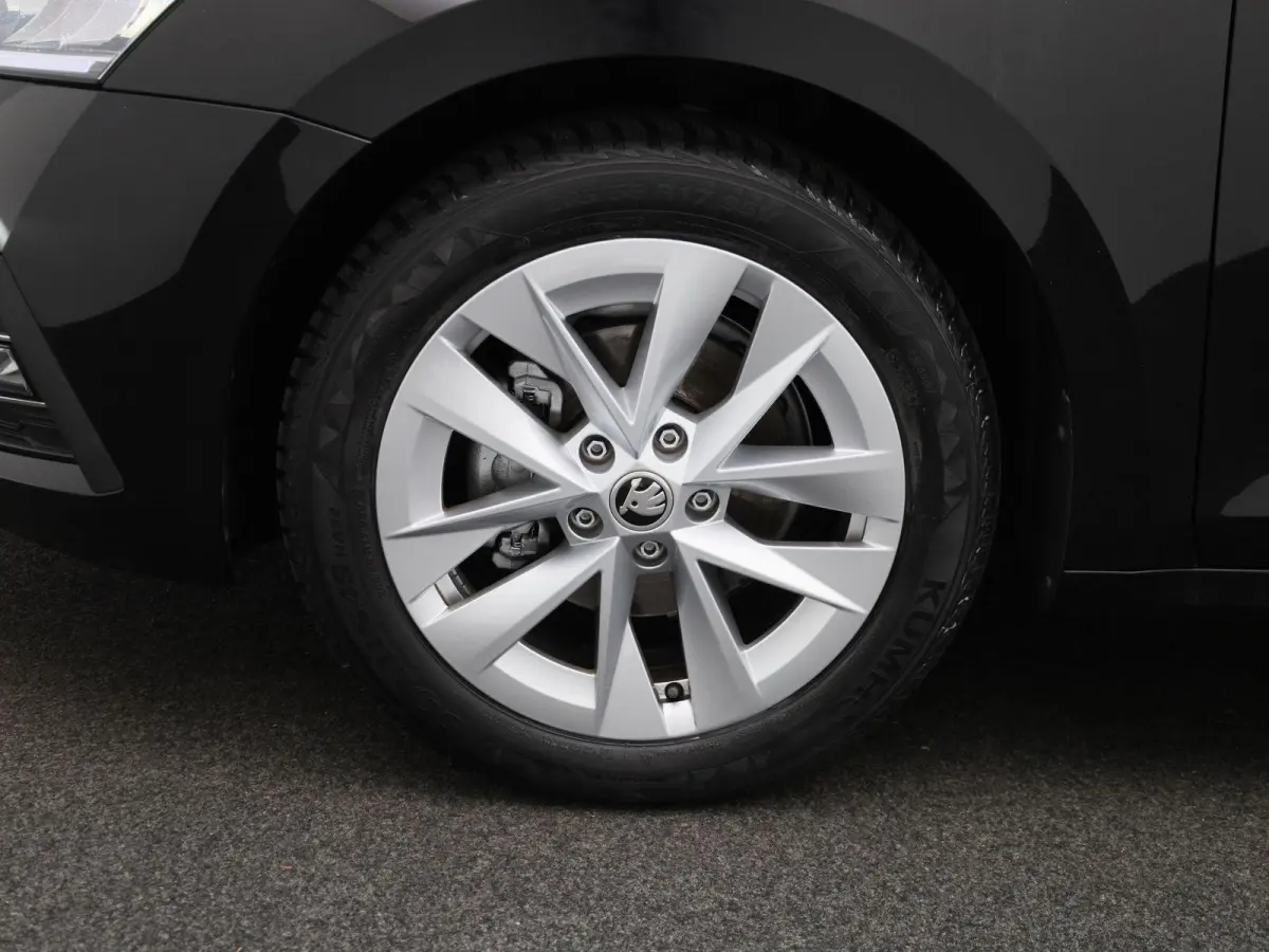 1.5 e-TSI Business Edition Plus | Trekhaak | Achteruitrijcamera | Head-up display | Elektrische stoelen | Carplay |