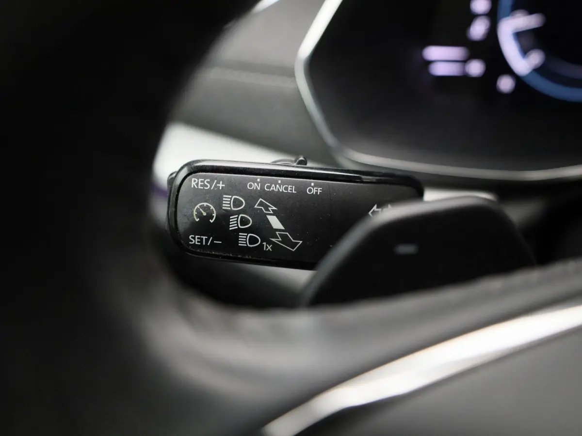 1.5 e-TSI Business Edition Plus | Trekhaak | Achteruitrijcamera | Head-up display | Elektrische stoelen | Carplay |