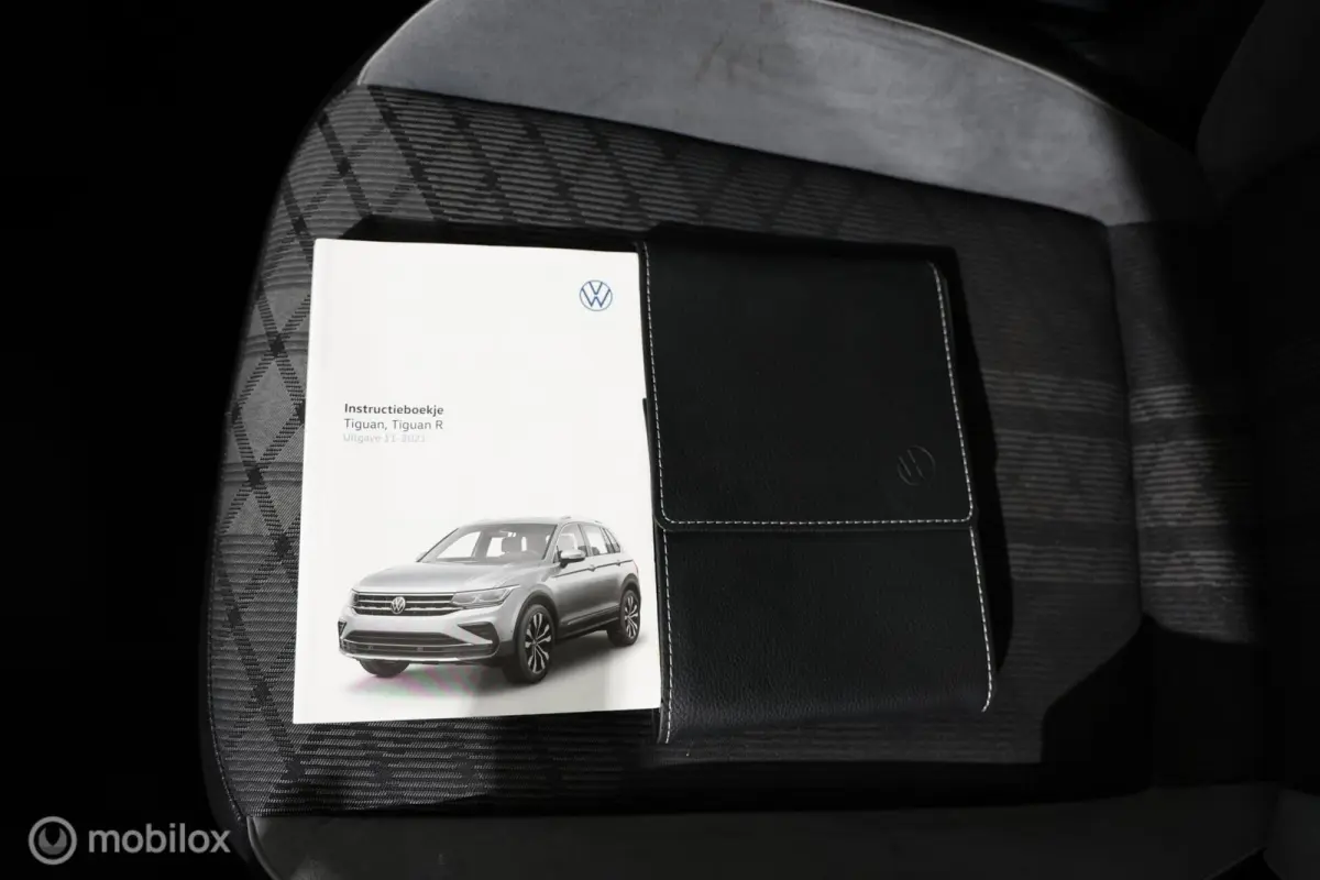1.4 TSI eHybrid R-Line Business+ - Pano - Stuur/Stoelverwarming - Trekhaak Elektrisch - Carplay