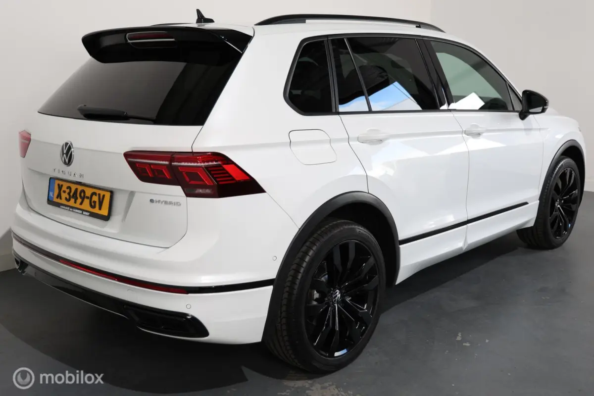1.4 TSI eHybrid R-Line Business+ - Pano - Stuur/Stoelverwarming - Trekhaak Elektrisch - Carplay