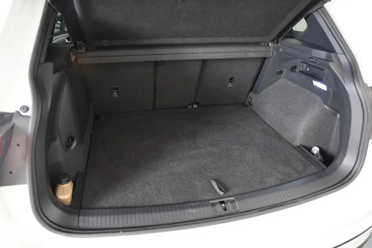 1.4 TSI eHybrid R-Line Business+ - Pano - Stuur/Stoelverwarming - Trekhaak Elektrisch - Carplay