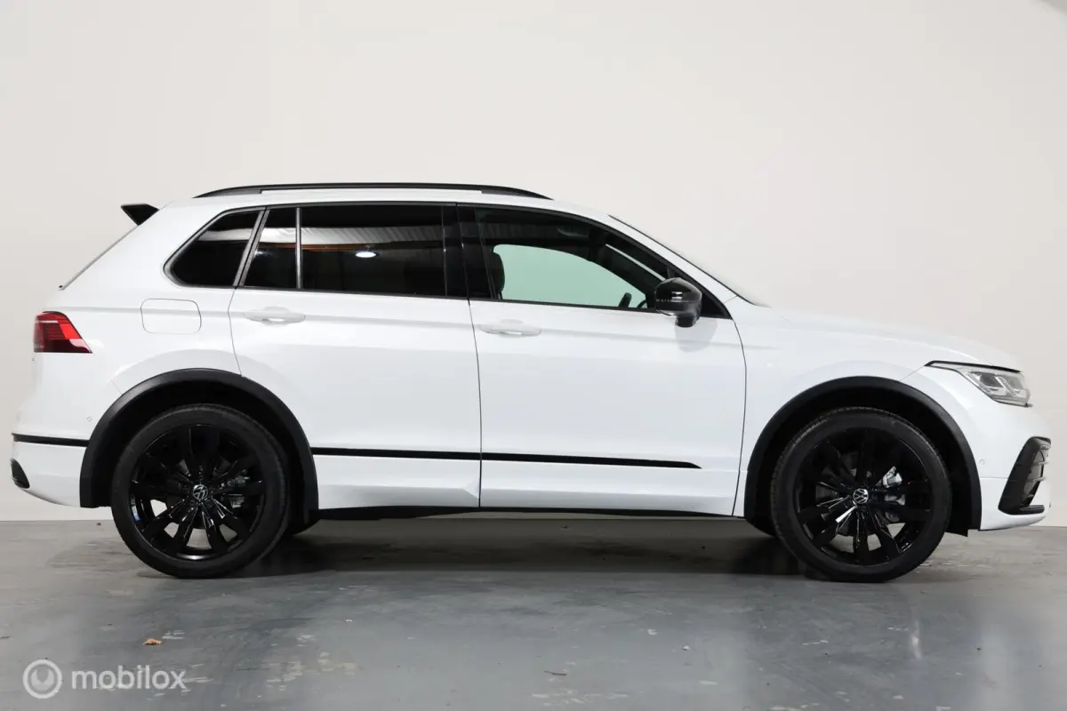 1.4 TSI eHybrid R-Line Business+ - Pano - Stuur/Stoelverwarming - Trekhaak Elektrisch - Carplay