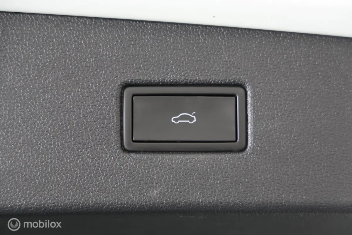 1.4 TSI eHybrid R-Line Business+ - Pano - Stuur/Stoelverwarming - Trekhaak Elektrisch - Carplay