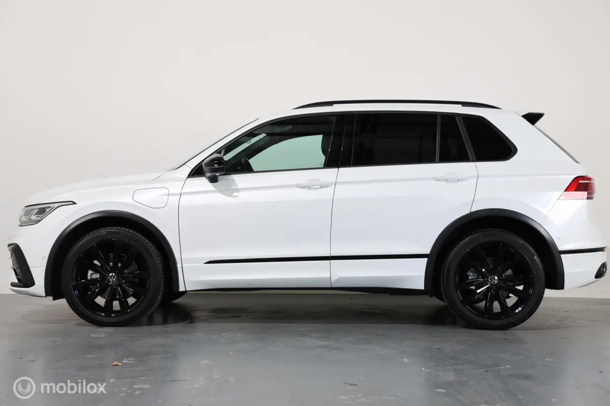 1.4 TSI eHybrid R-Line Business+ - Pano - Stuur/Stoelverwarming - Trekhaak Elektrisch - Carplay