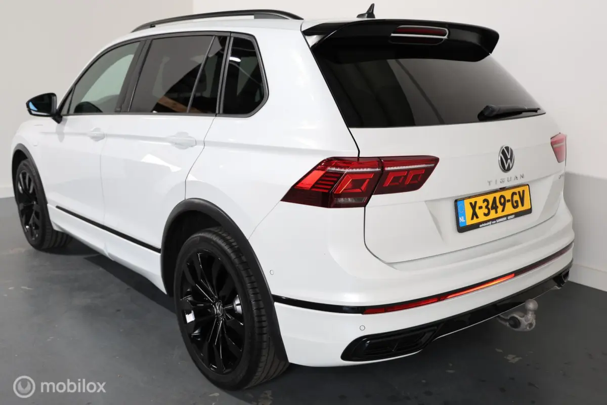 1.4 TSI eHybrid R-Line Business+ - Pano - Stuur/Stoelverwarming - Trekhaak Elektrisch - Carplay