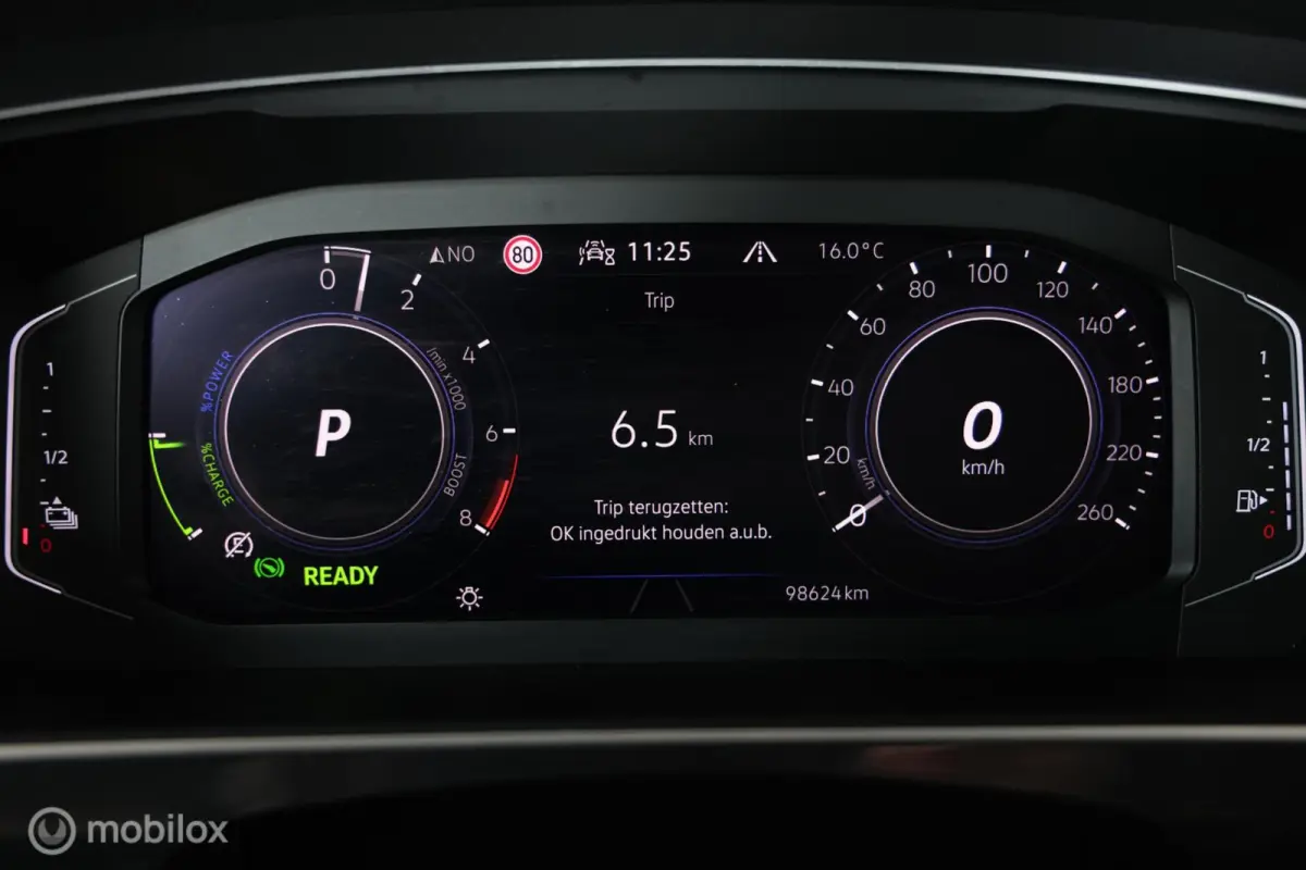 1.4 TSI eHybrid R-Line Business+ - Pano - Stuur/Stoelverwarming - Trekhaak Elektrisch - Carplay