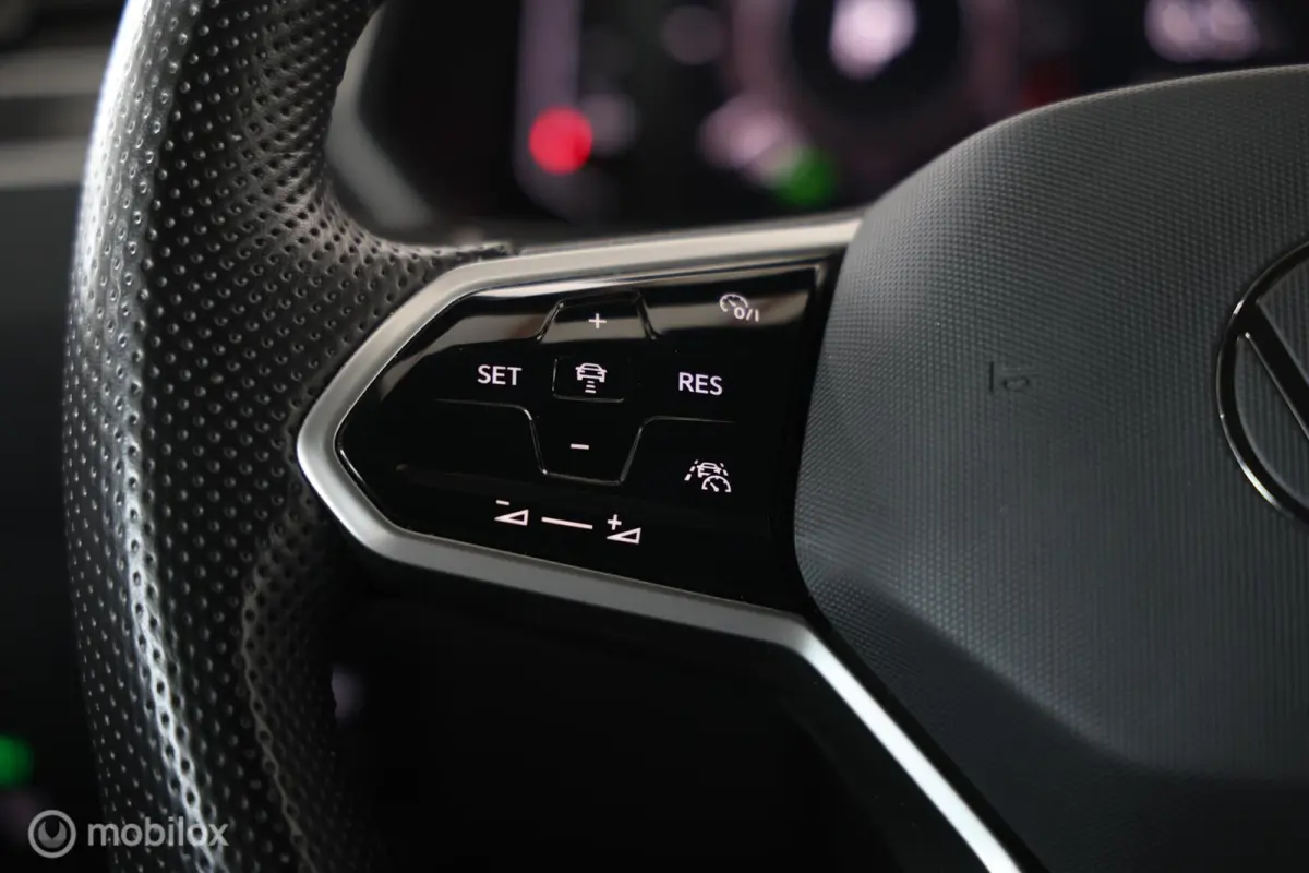 1.4 TSI eHybrid R-Line Business+ - Pano - Stuur/Stoelverwarming - Trekhaak Elektrisch - Carplay