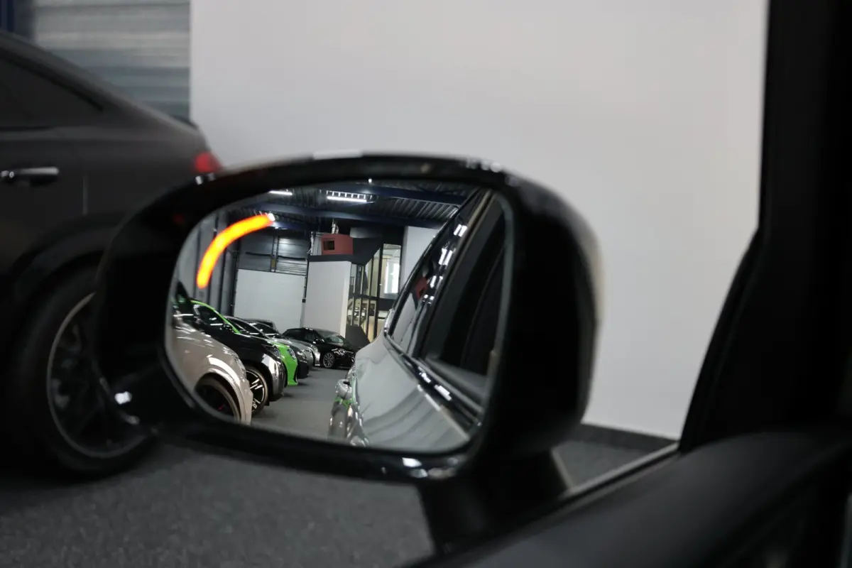 2.0 B5 Mild Hybrid Momentum Exclusive LED/VIRTUAL/PANO/STUUR+S.VERWARMING/19" LMV/360 CAM/CRUISE/ECC/12 MND GARANTIE!