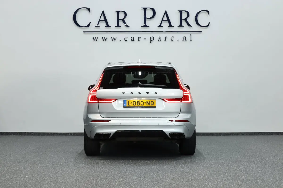 2.0 B5 Mild Hybrid Momentum Exclusive LED/VIRTUAL/PANO/STUUR+S.VERWARMING/19" LMV/360 CAM/CRUISE/ECC/12 MND GARANTIE!
