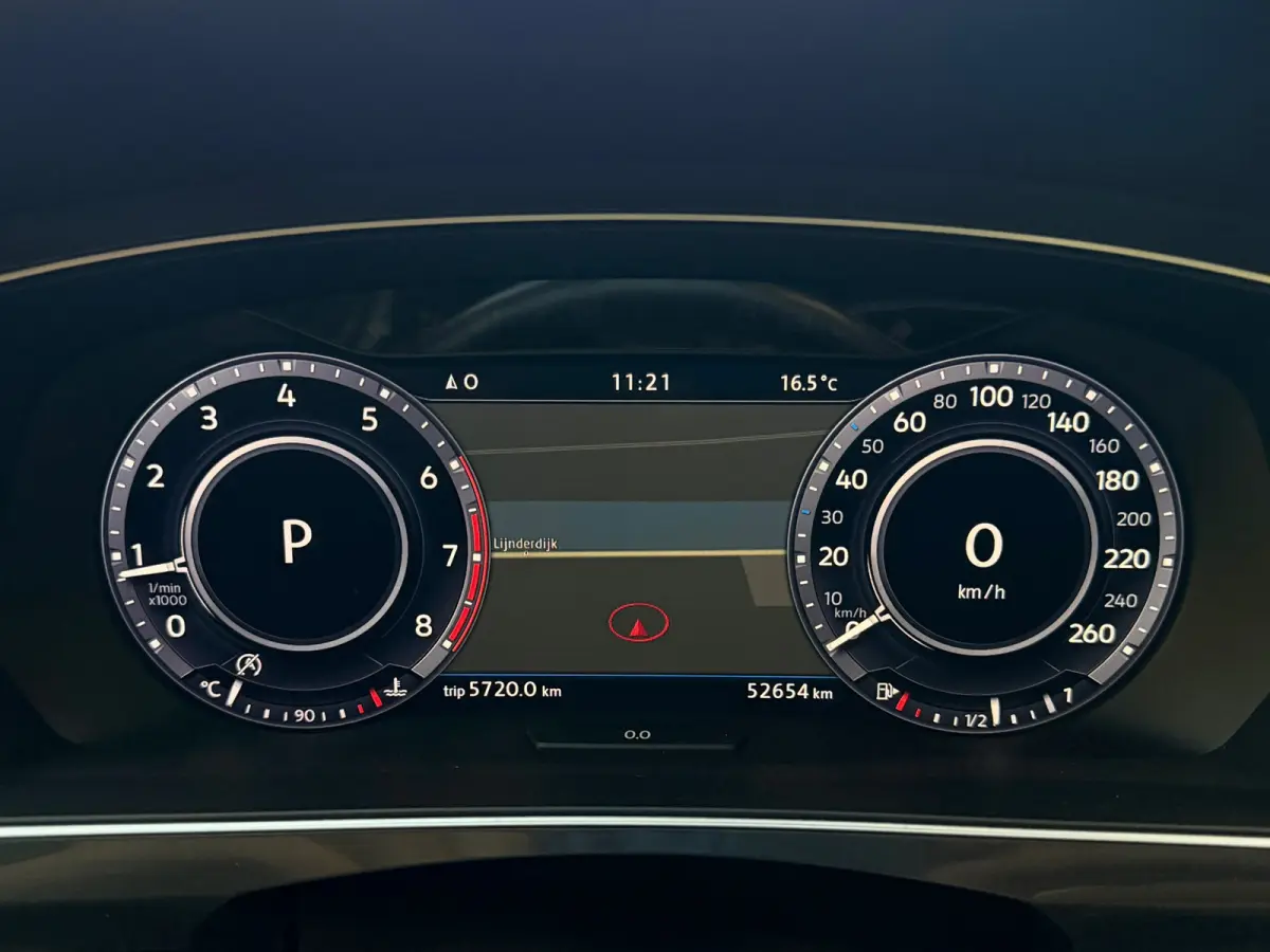 2.0 TSI 4Motion Highline 3X R-Line |PANO|HuD|MEMORY|CAMERA|CARPLAY|ACC|DODEHOEK|LEDER|20INCH|TREKHAAK|220PK|VOL!