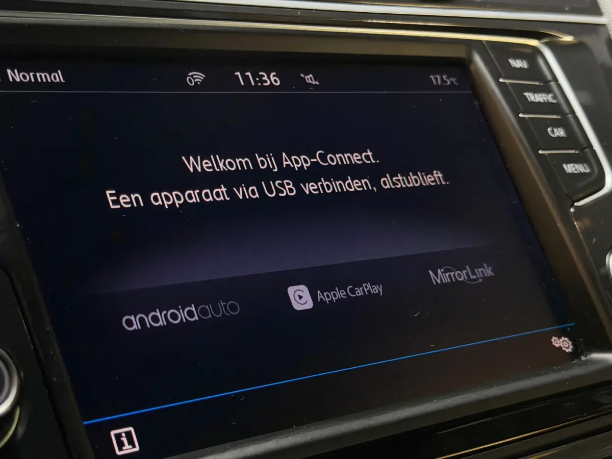 2.0 TSI 4Motion Highline 3X R-Line |PANO|HuD|MEMORY|CAMERA|CARPLAY|ACC|DODEHOEK|LEDER|20INCH|TREKHAAK|220PK|VOL!