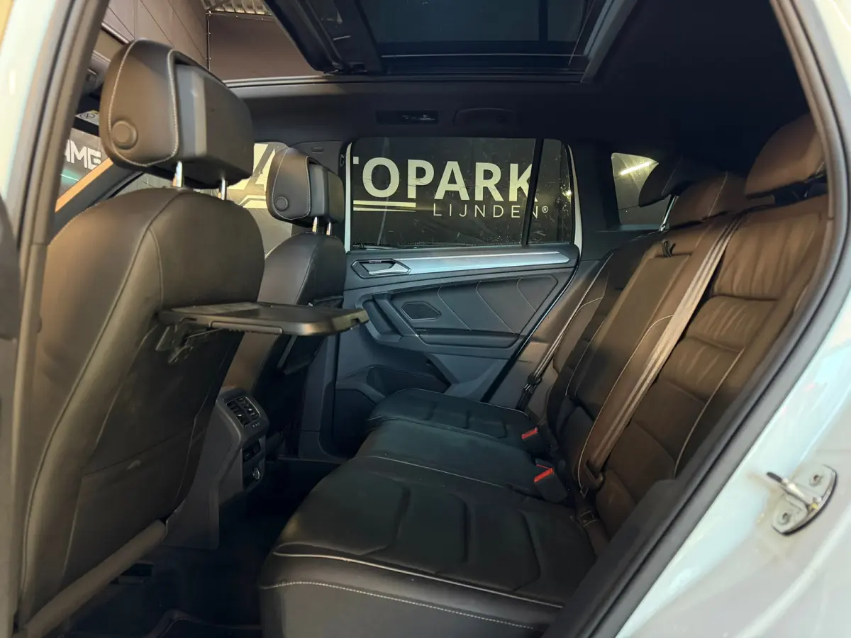 2.0 TSI 4Motion Highline 3X R-Line |PANO|HuD|MEMORY|CAMERA|CARPLAY|ACC|DODEHOEK|LEDER|20INCH|TREKHAAK|220PK|VOL!