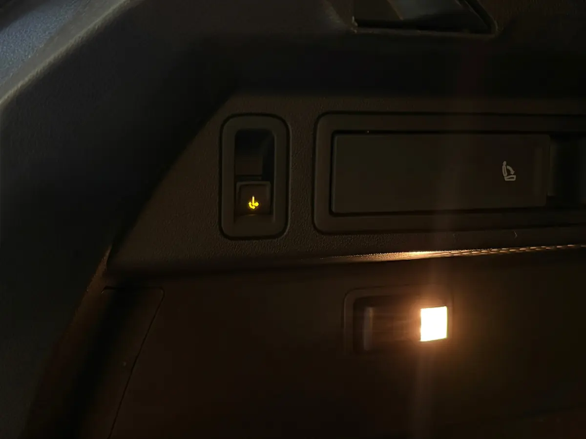 2.0 TSI 4Motion Highline 3X R-Line |PANO|HuD|MEMORY|CAMERA|CARPLAY|ACC|DODEHOEK|LEDER|20INCH|TREKHAAK|220PK|VOL!