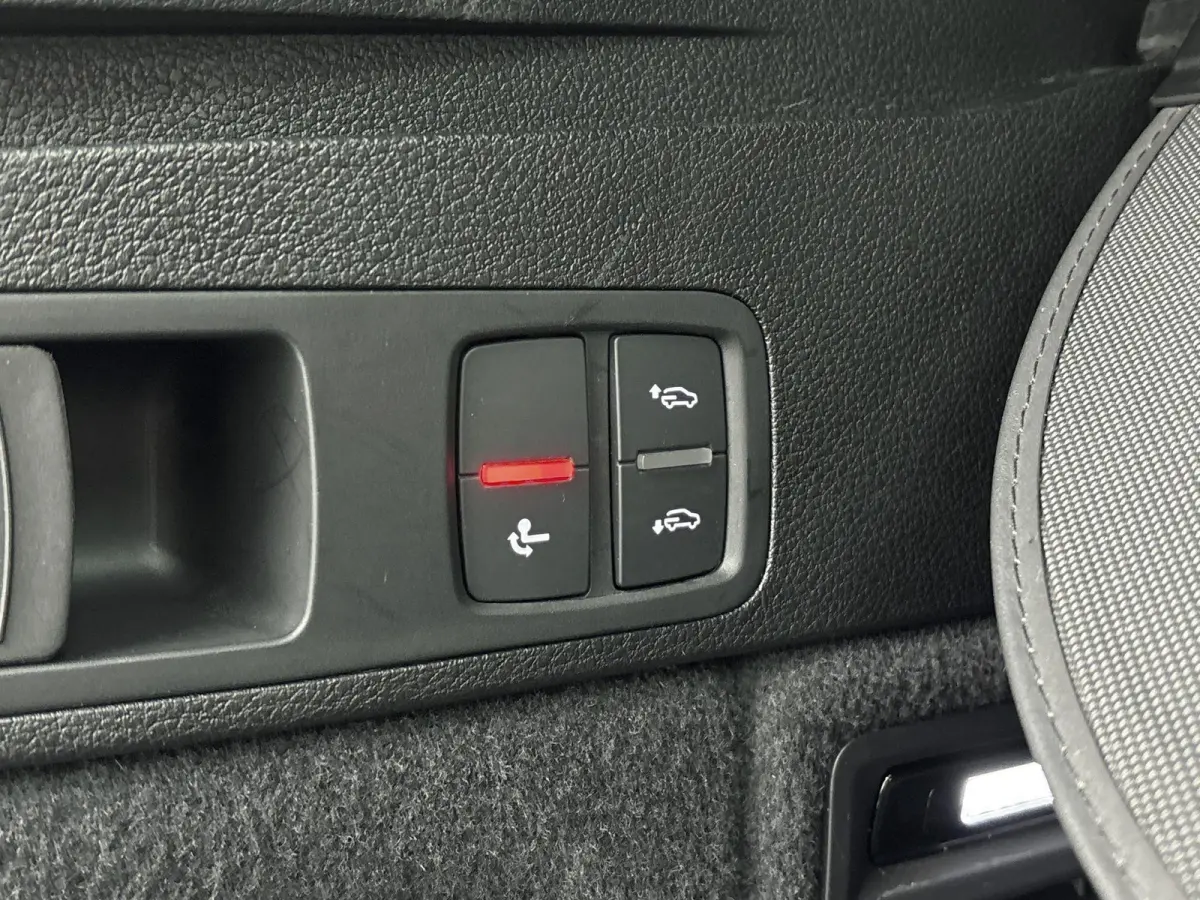 2.0 TFSI quattro Sport S Line Black Edition | Origineel Nederlands | Elektrische trekhaak | Stoelverwarming | Elektrische achterklep |