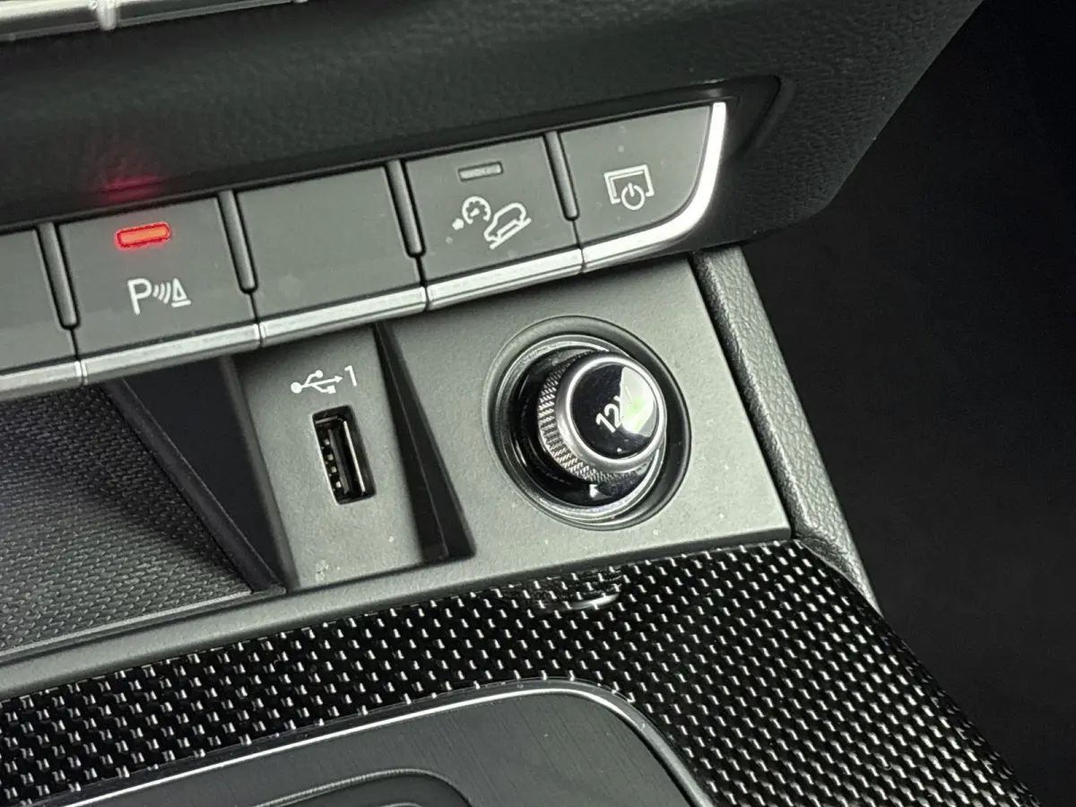 2.0 TFSI quattro Sport S Line Black Edition | Origineel Nederlands | Elektrische trekhaak | Stoelverwarming | Elektrische achterklep |