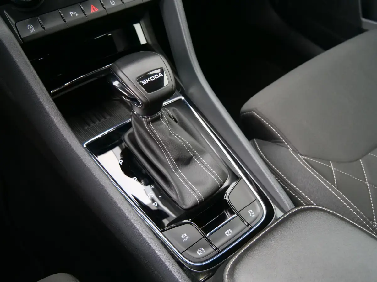1.5 TSI ACT Sportline Business 150 Pk Automaat Navigatie / Camera / Apple Carplay / DAB / Trekhaak